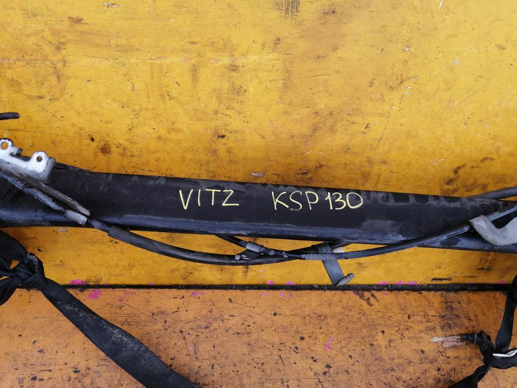 балка Toyota Vitz