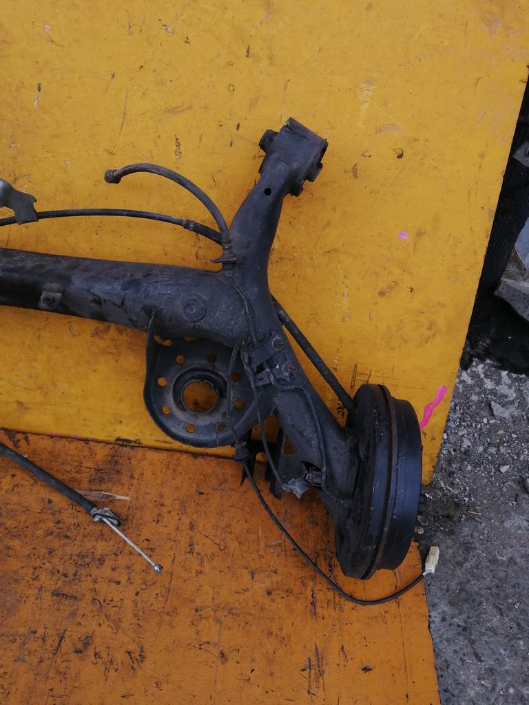 балка Toyota Vitz