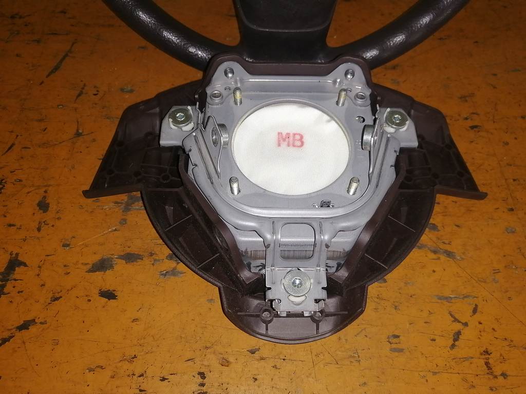 airbag водительский Toyota Passo