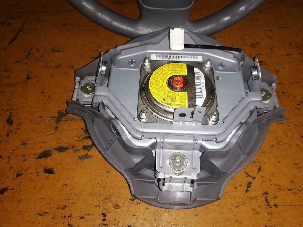 airbag водительский Toyota Sienta