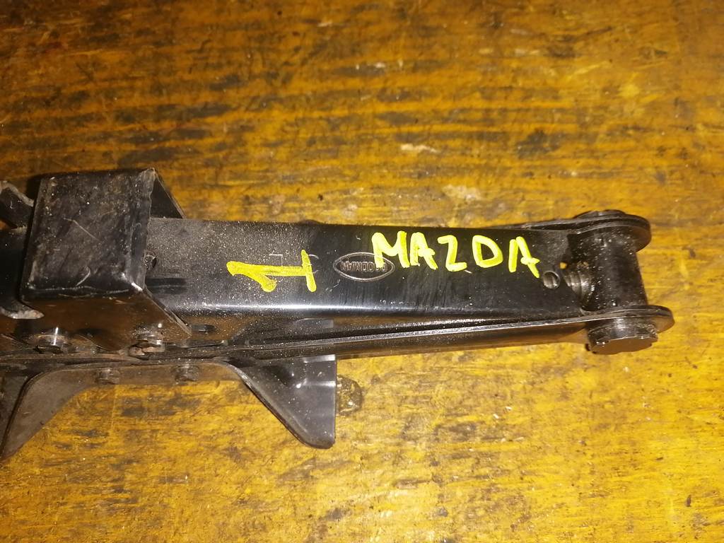 домкрат Mazda