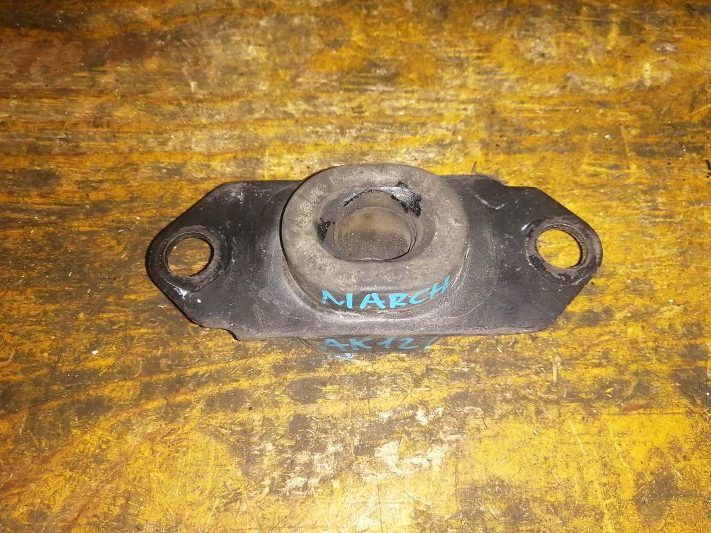 подушка двигателя Nissan March
