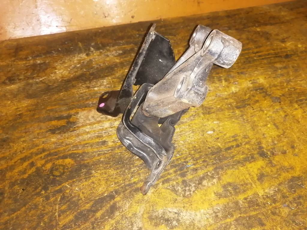 подушка двигателя Toyota Passo