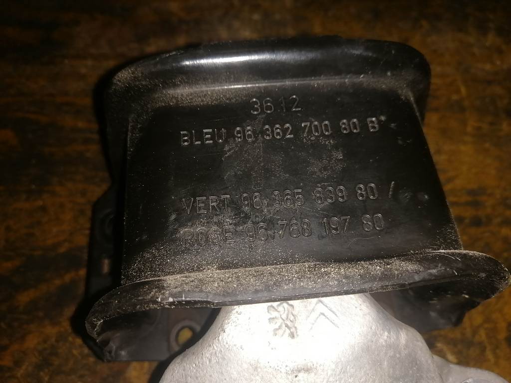 подушка двигателя Peugeot 308