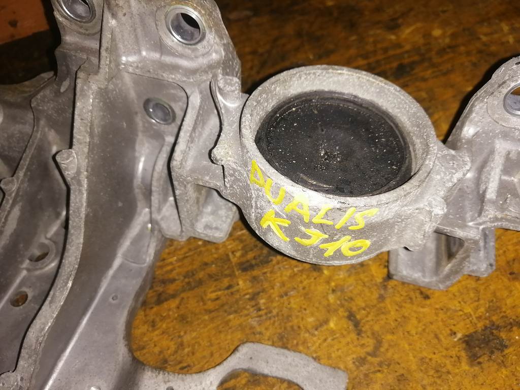 подушка двигателя Nissan Dualis