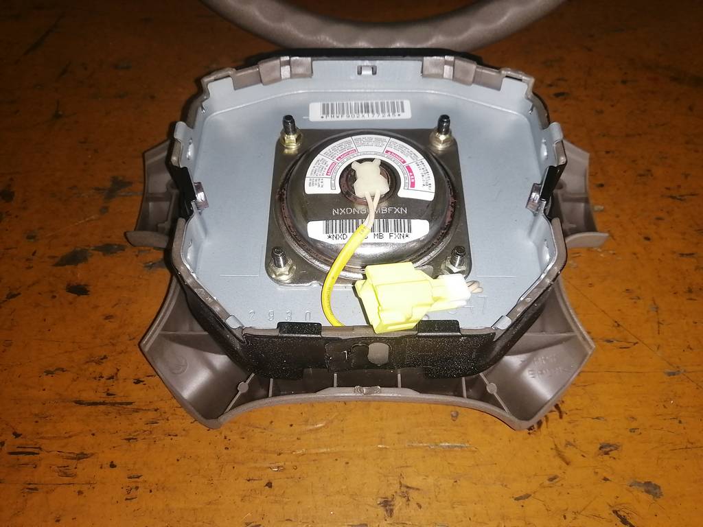 airbag водительский Nissan Liberty