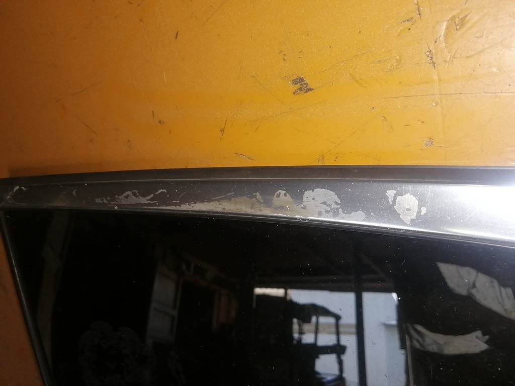 стекло собачника Mercedes-Benz