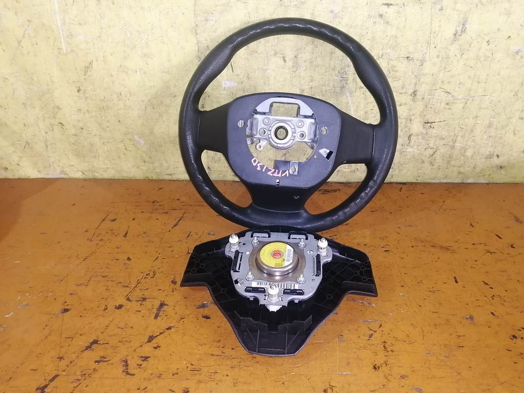 airbag водительский Toyota Vitz