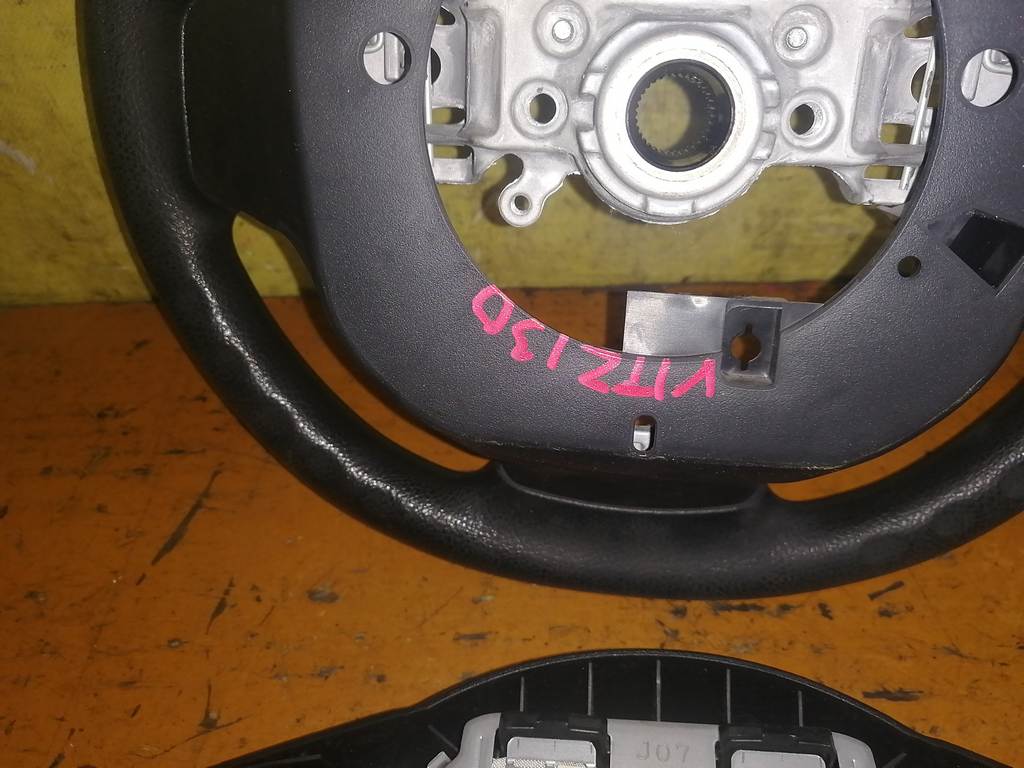 airbag водительский Toyota Vitz