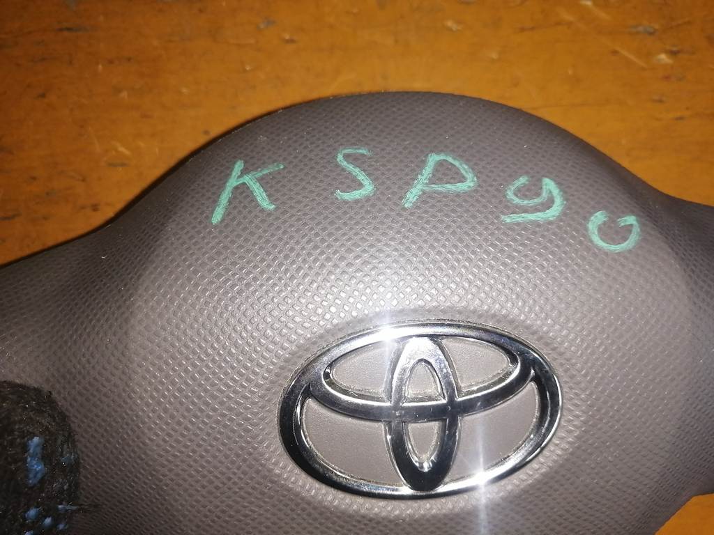 airbag водительский Toyota Vitz