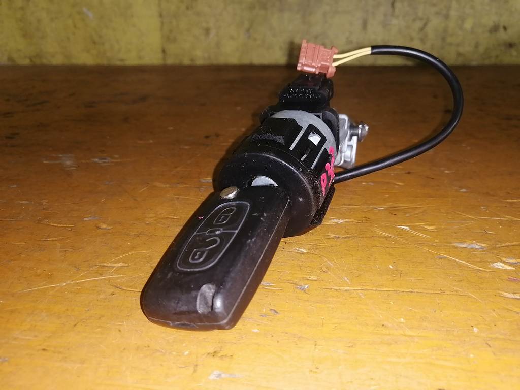 замок зажигания Peugeot 308