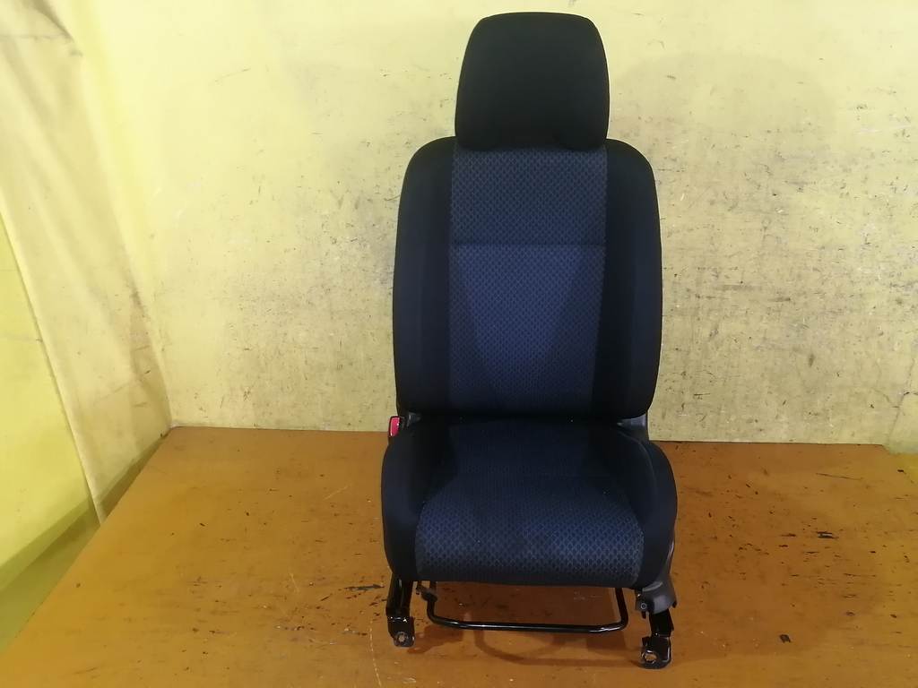 сидение Subaru Impreza