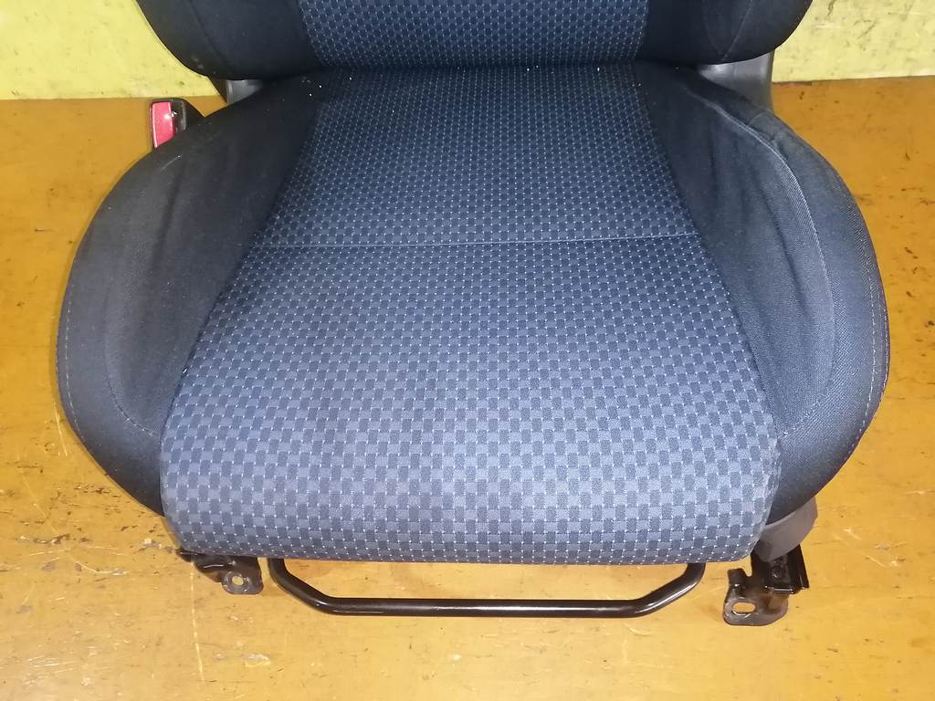 сидение Subaru Impreza