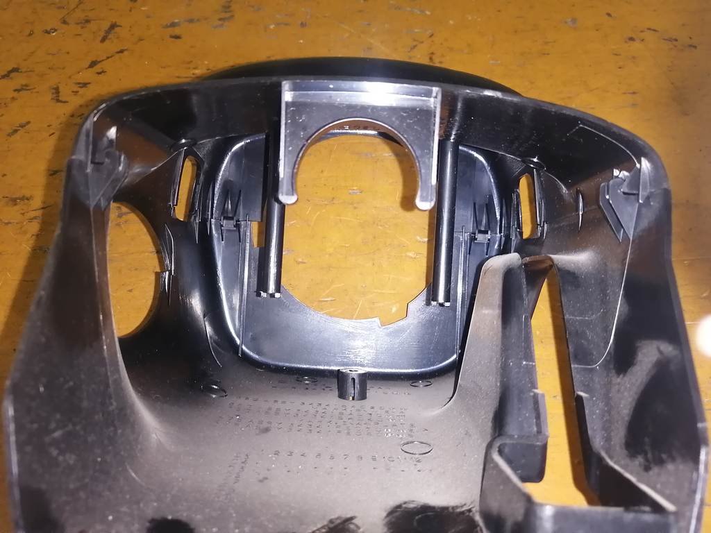 кожух рулевой колонки Subaru Impreza