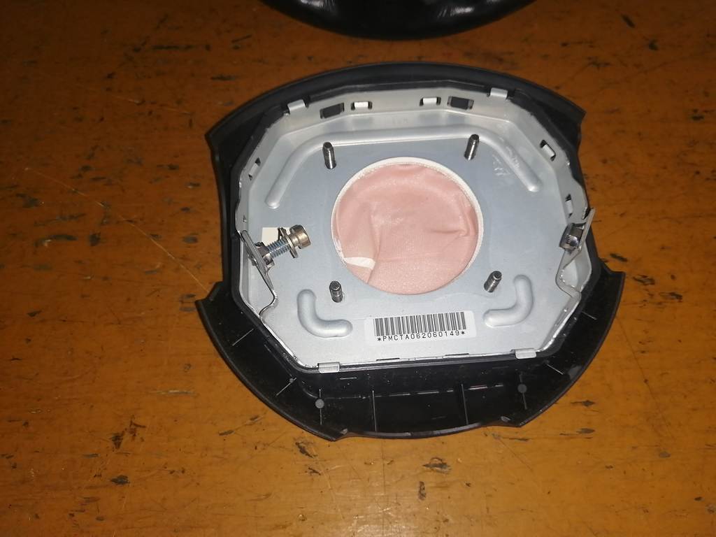 airbag водительский Nissan March