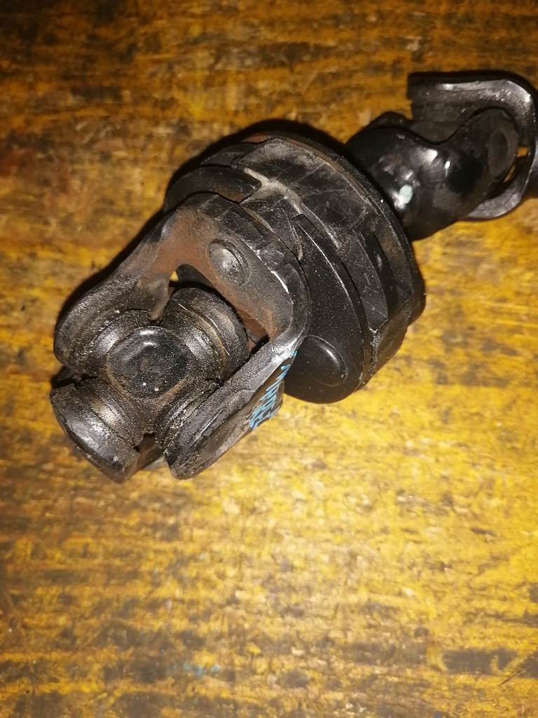 карданчик рулевой Subaru Impreza