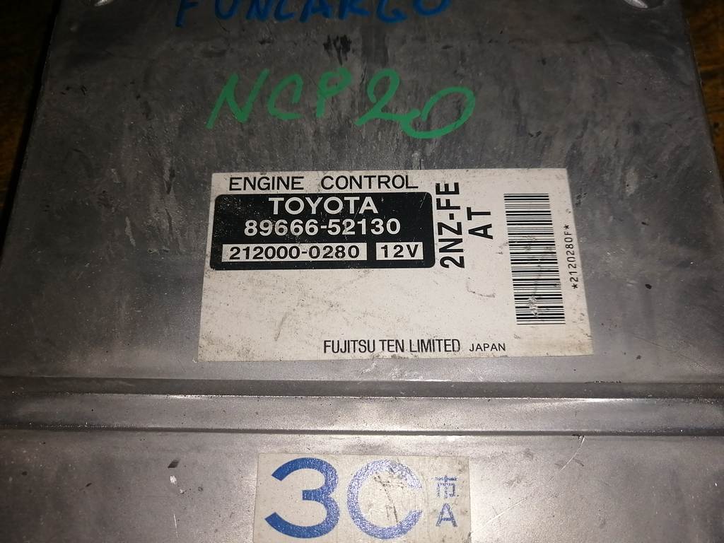 блок управления двс Toyota Funcargo