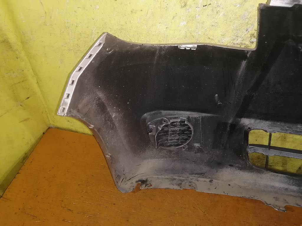 бампер Daihatsu Mira