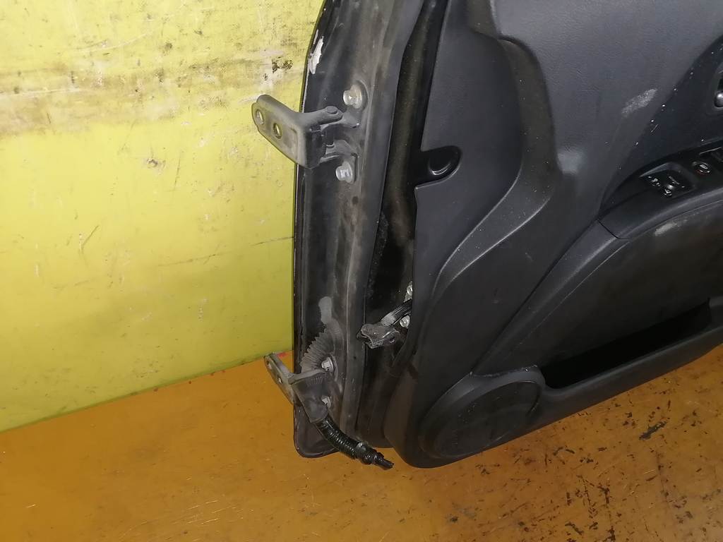 дверь Honda Zest