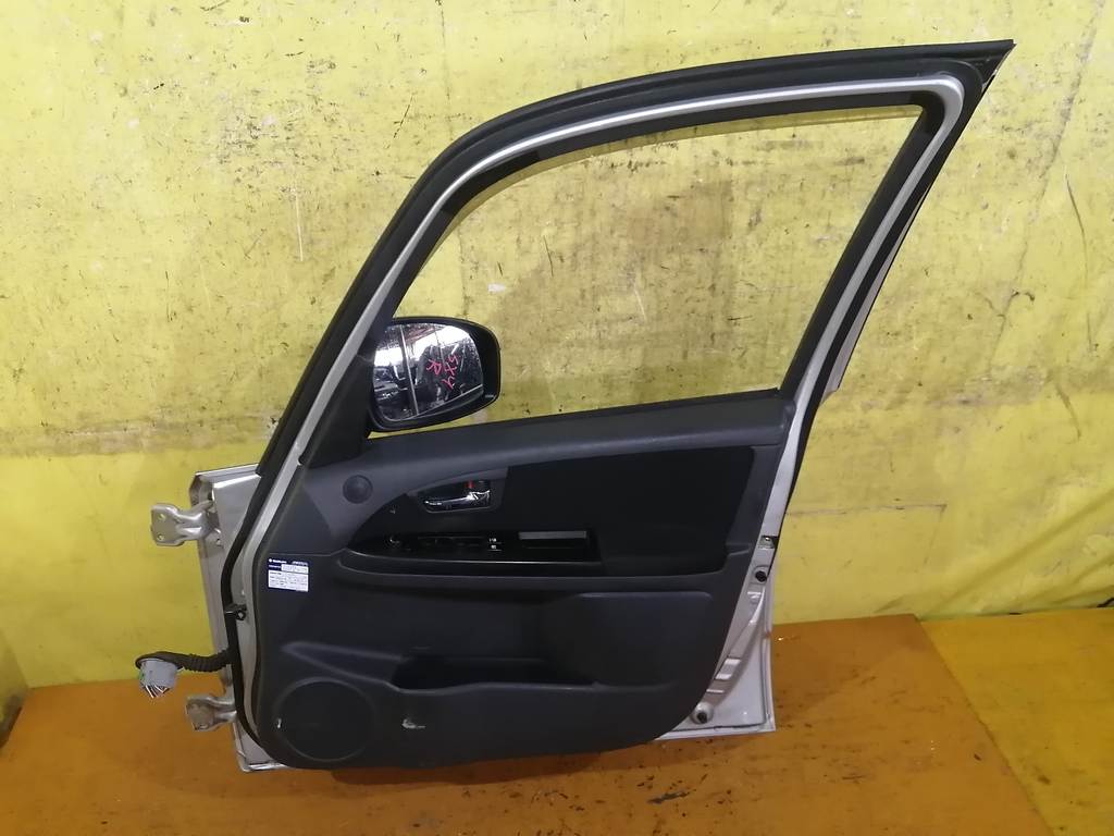 дверь Suzuki SX4