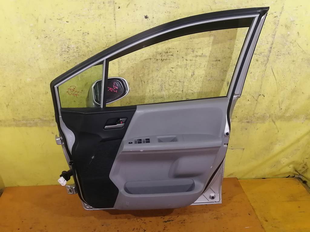 дверь Honda Freed