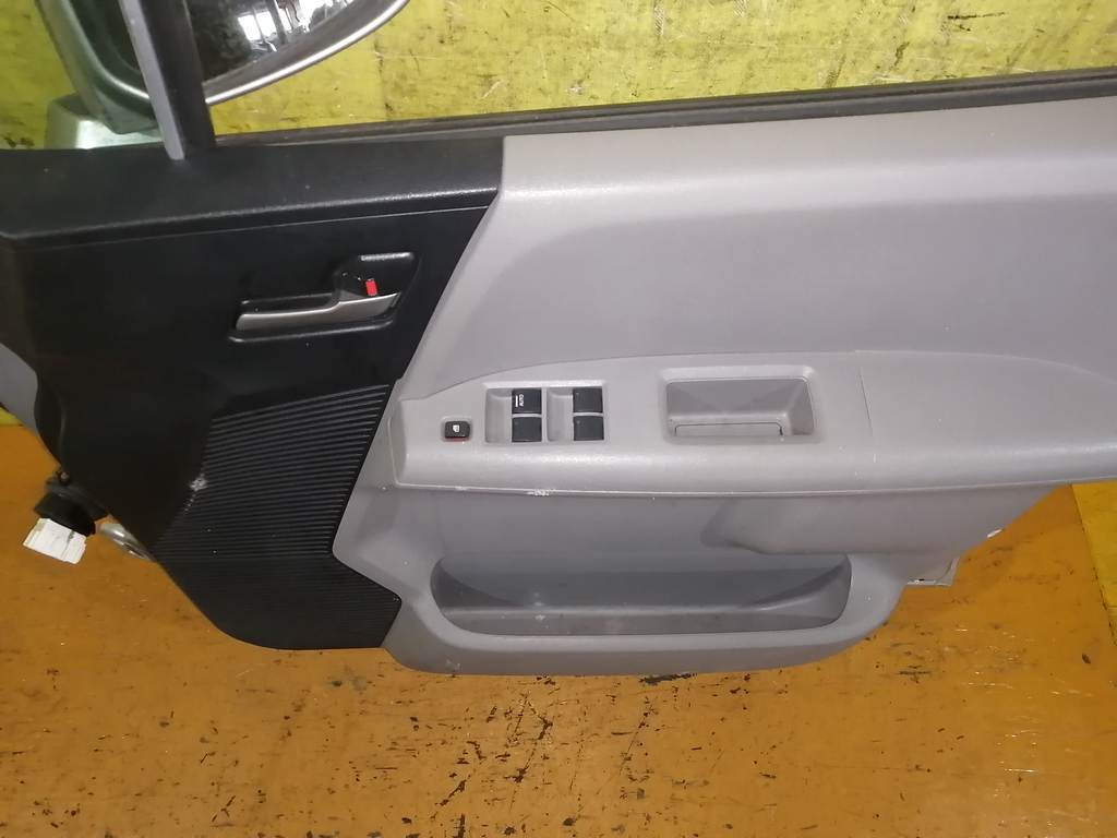 дверь Honda Freed
