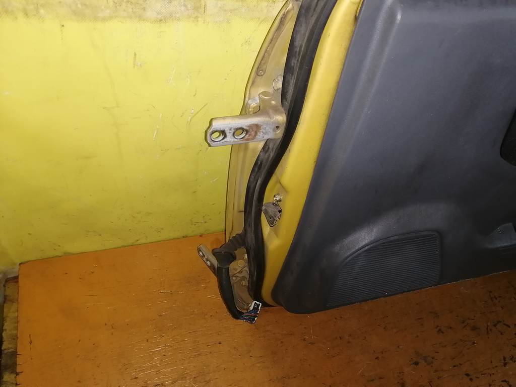 дверь Mitsubishi Pajero Mini