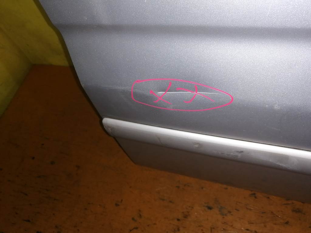 дверь Mazda Demio