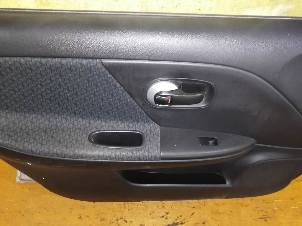 дверь Nissan Note