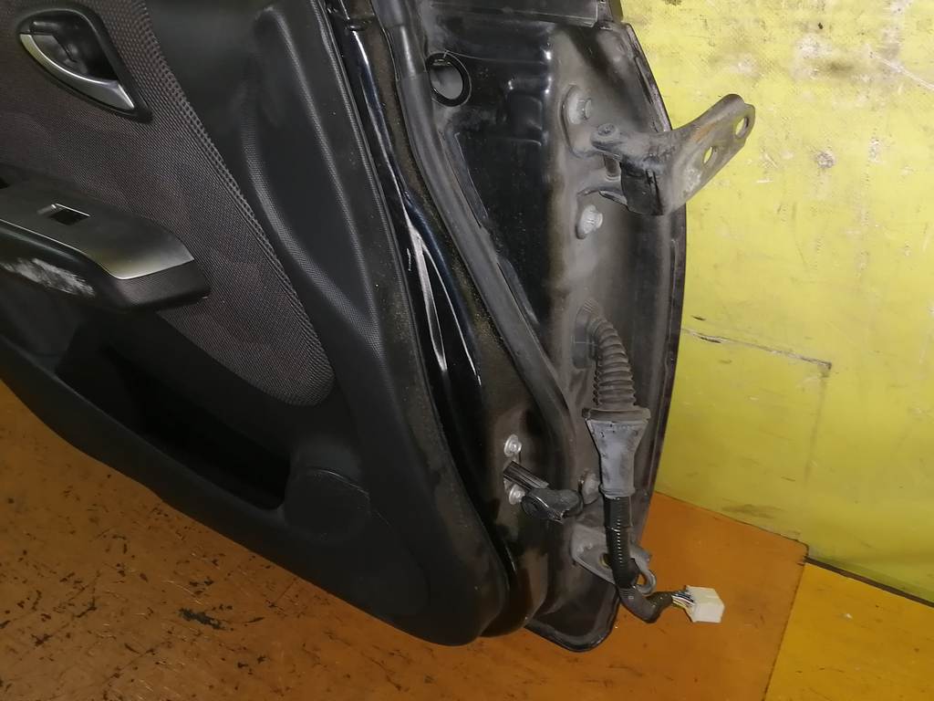 дверь Honda Fit