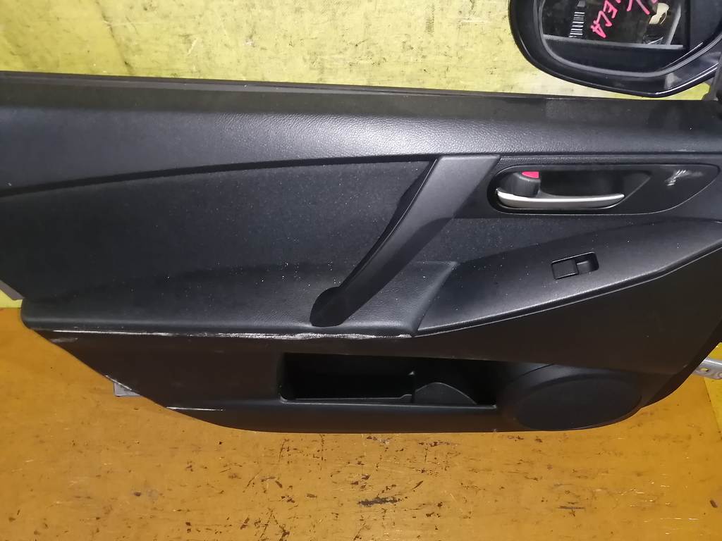 дверь Mazda Axela