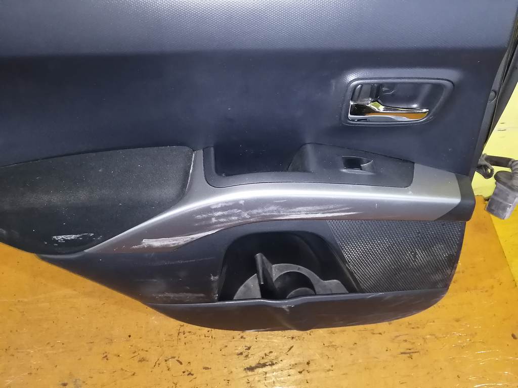 дверь Mitsubishi Outlander
