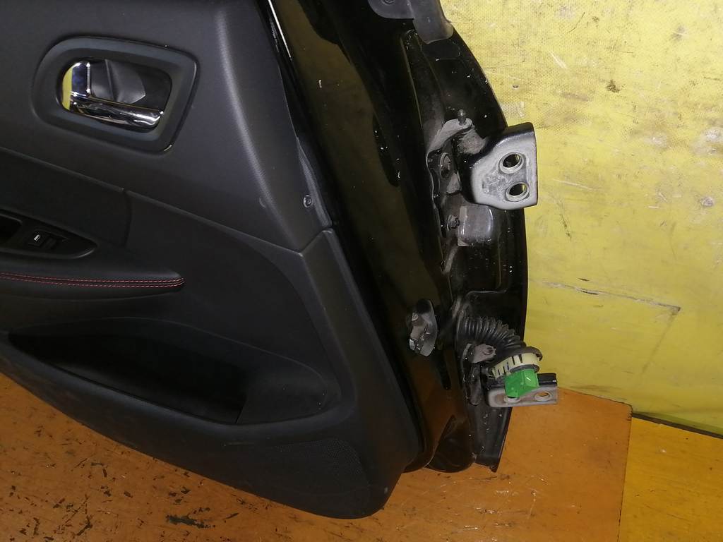 дверь Peugeot 308