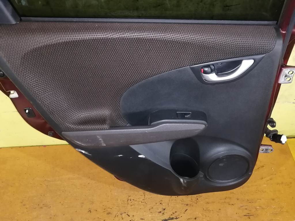 дверь Honda Fit Shuttle
