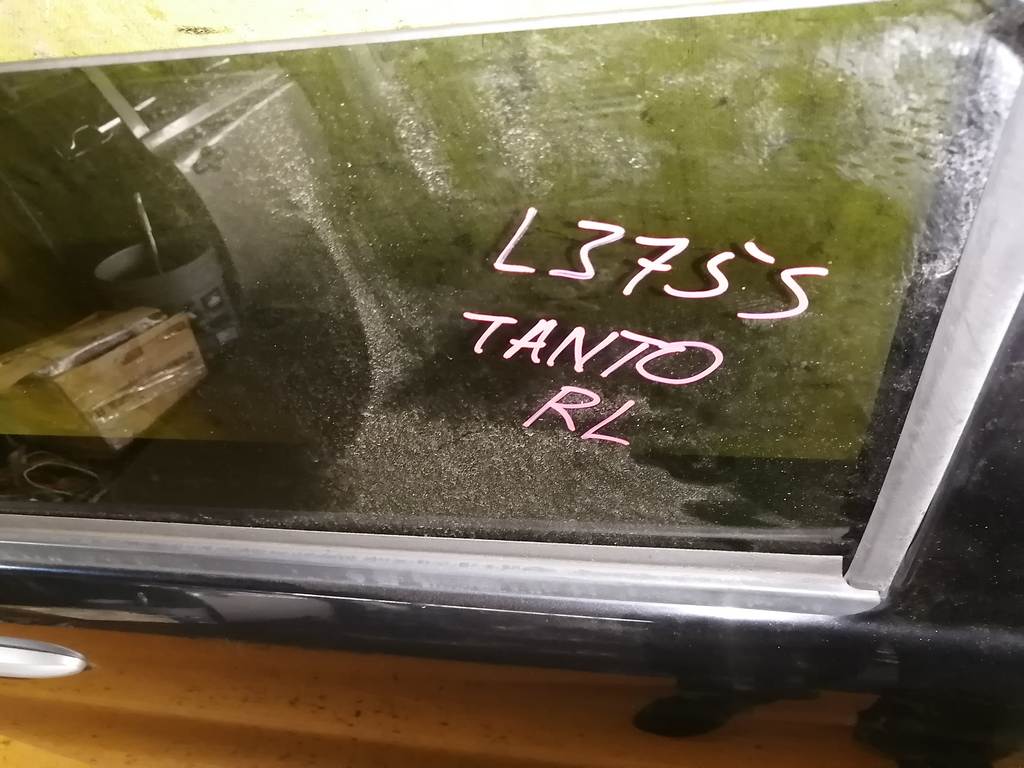 дверь Daihatsu Tanto