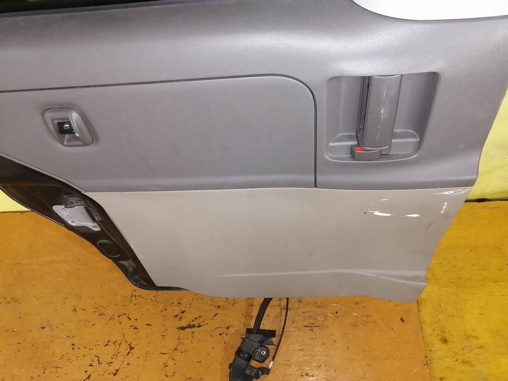 дверь Daihatsu Tanto