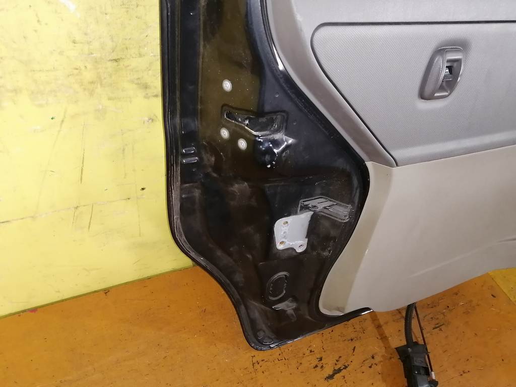 дверь Daihatsu Tanto