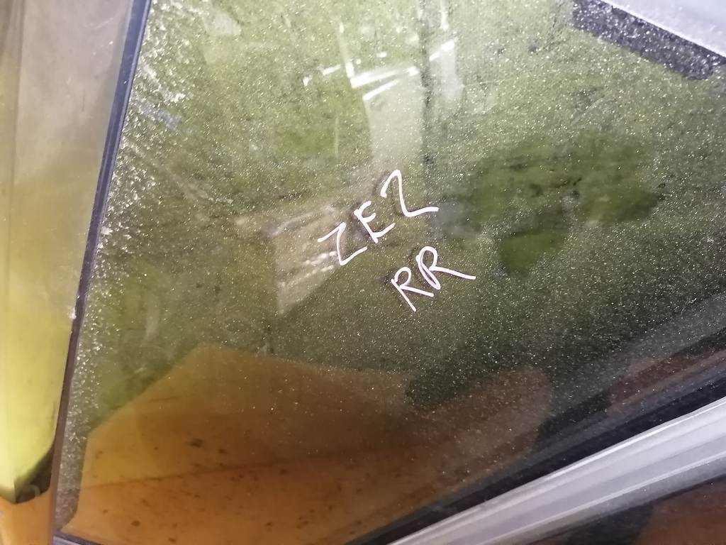 дверь Honda Insight