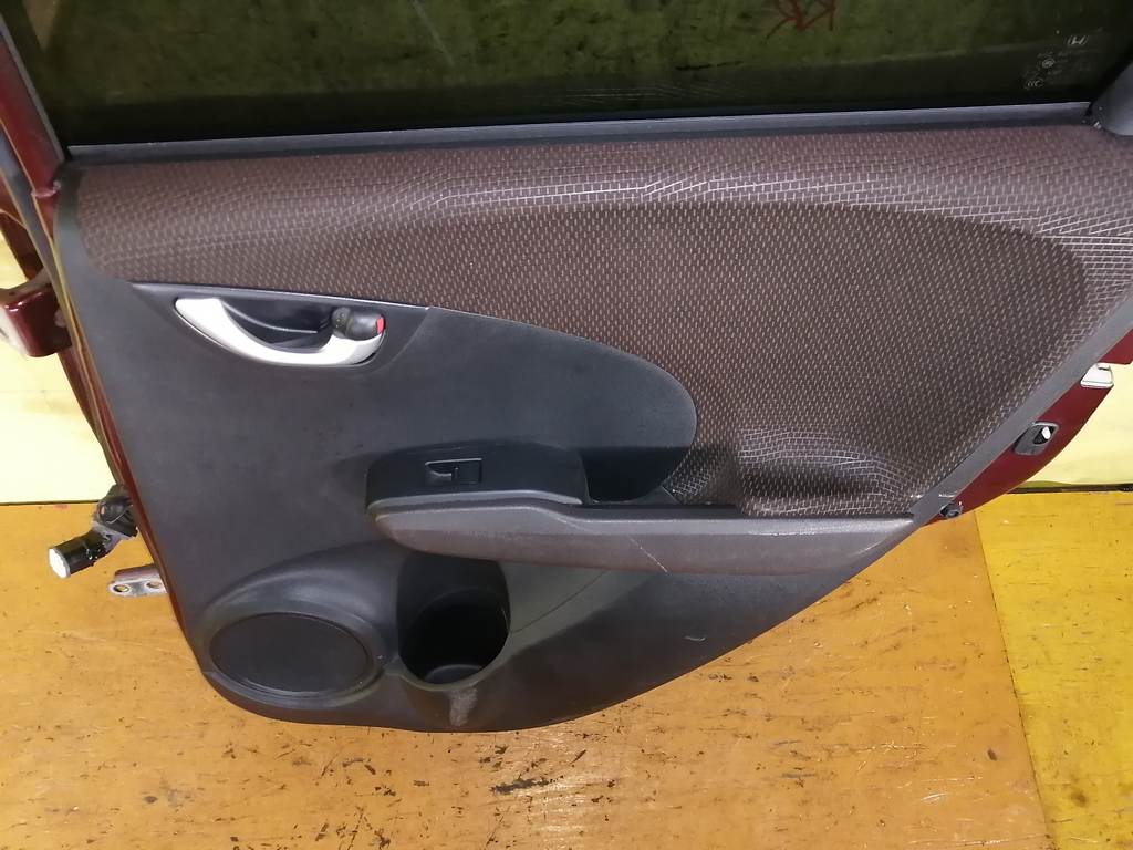 дверь Honda Fit Shuttle