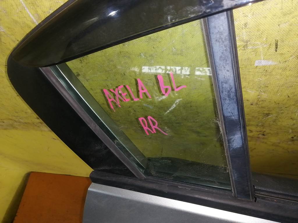 дверь Mazda Axela