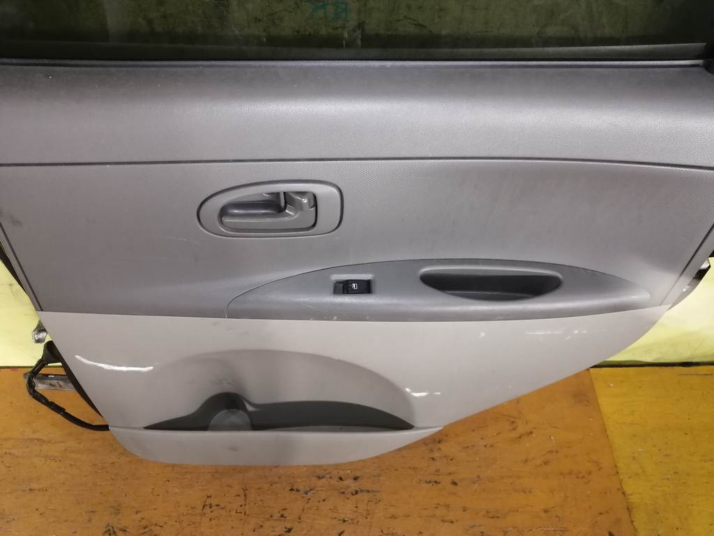 дверь Daihatsu Tanto