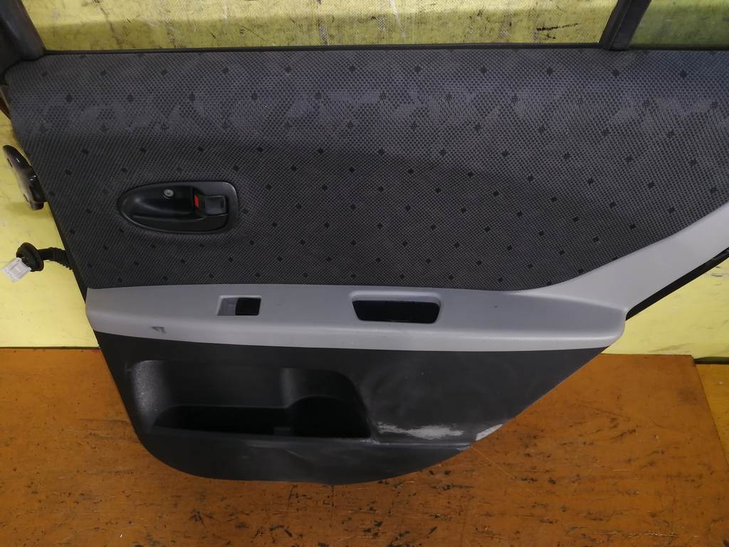 дверь Toyota Vitz