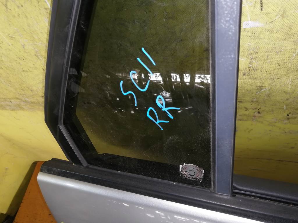 дверь Nissan Tiida Latio