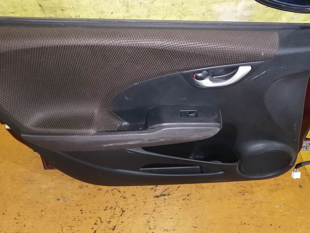 дверь Honda Fit Shuttle