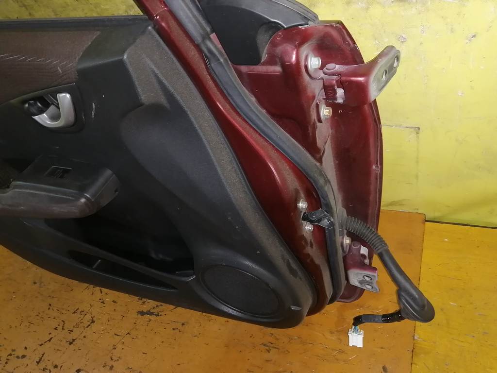 дверь Honda Fit Shuttle