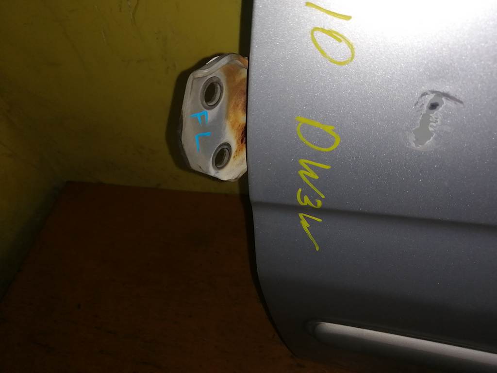 дверь Mazda Demio