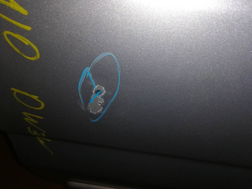 дверь Mazda Demio