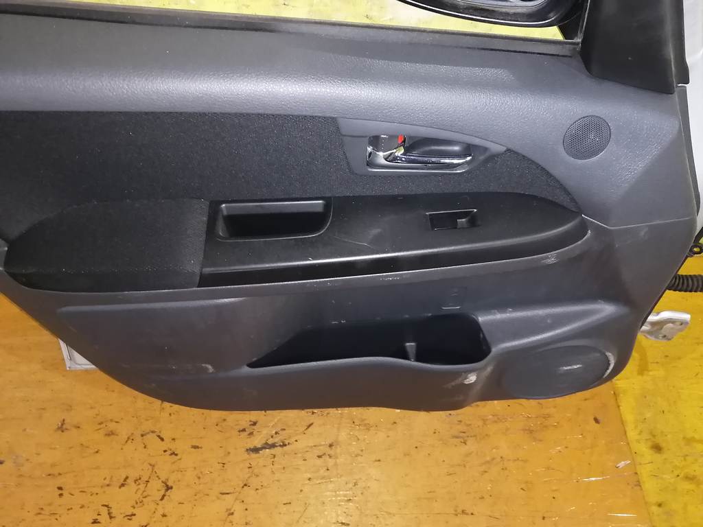 дверь Suzuki SX4