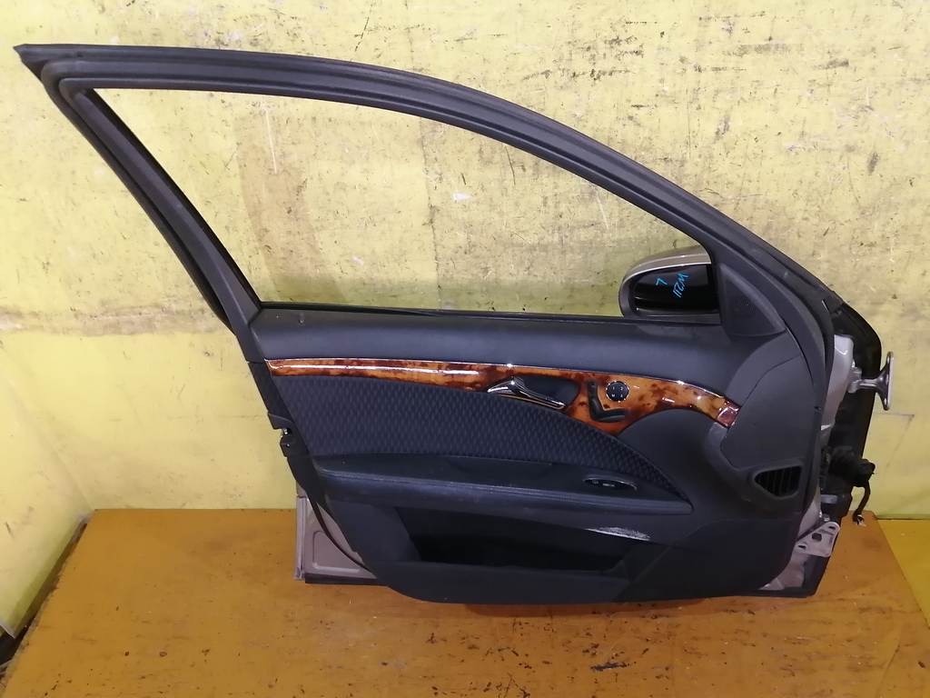 дверь Mercedes-Benz E-Class