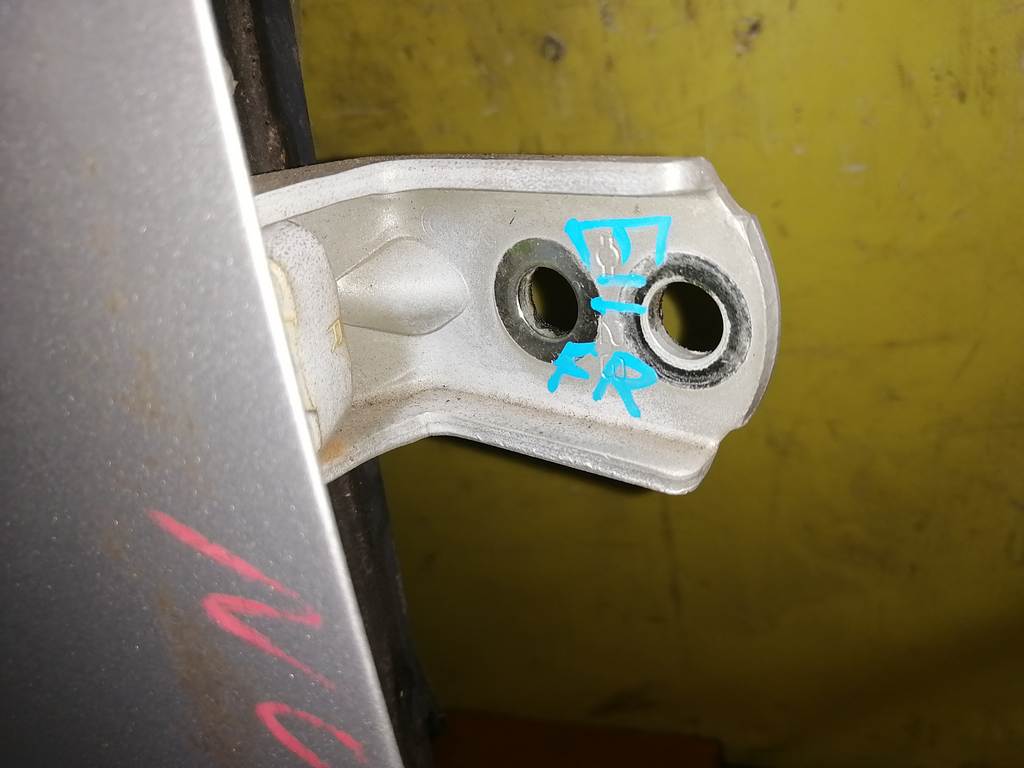дверь Nissan Note